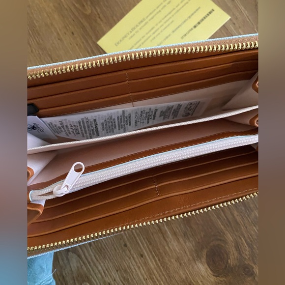 DOONEY & BOURKE x DISNEY lost boys wallet - Picture 2 of 3